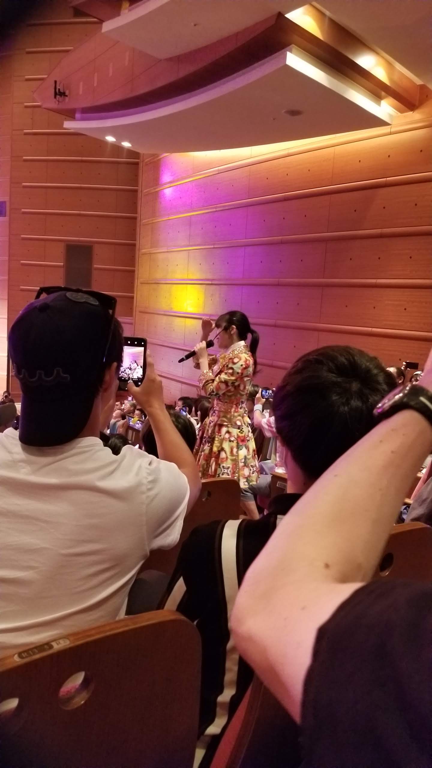 AKB live event group performance
